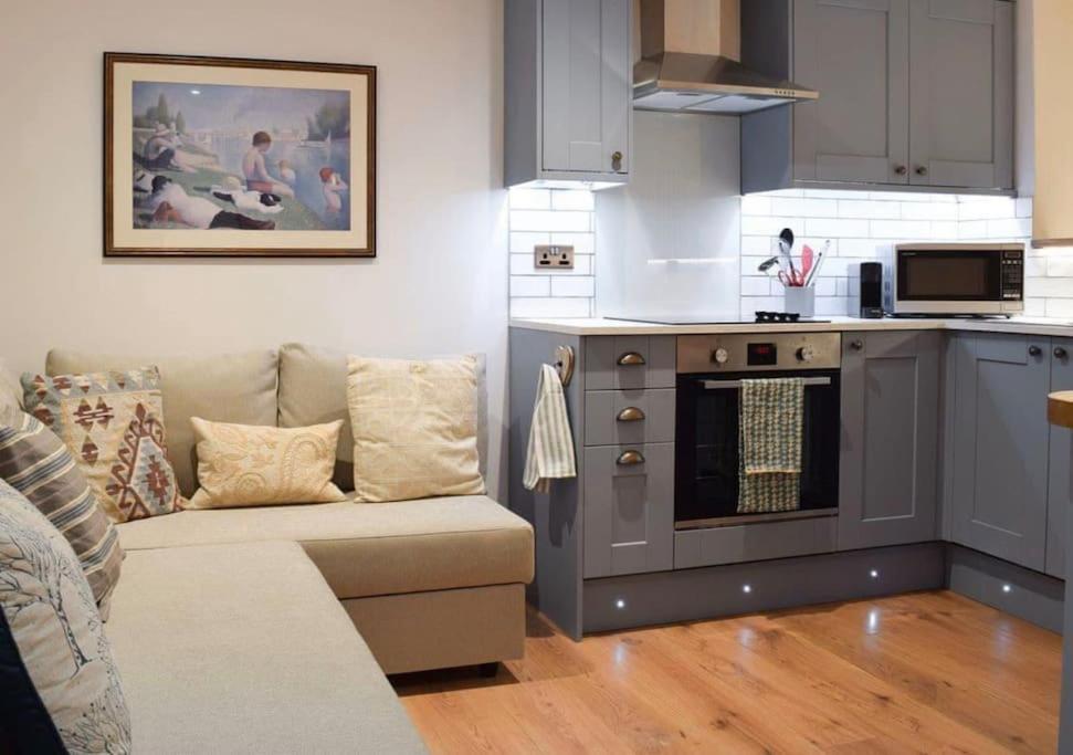 The Snug Entire Home Sleeps 2, Stratford Upon Avon Shottery Esterno foto